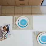 Cozy 1 Bedroom In Center זקינטוס טאון