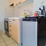 Cozy 1 Bedroom In Center דירה