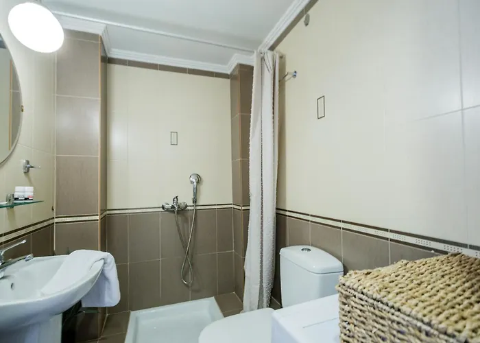 Cozy 1 Bedroom In Center *